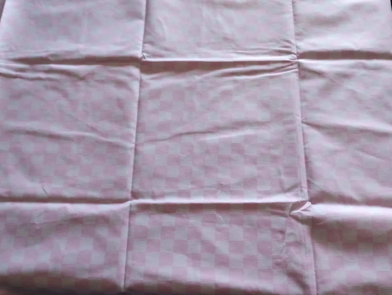 Large piece of pink vichy fabric – photo 2
